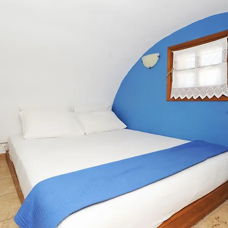 Ξενοδοχείο με διαμερίσματα Santorini Mesotopos 4*