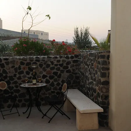Ξενοδοχείο με διαμερίσματα Santorini Mesotopos 4*