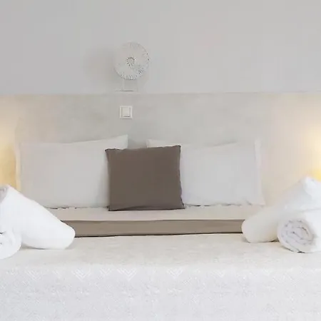 سانتوريني ميسوتوبوس ثيرا