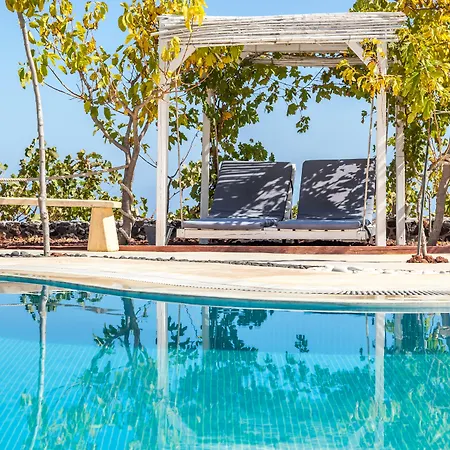 Ξενοδοχείο με διαμερίσματα Santorini Mesotopos